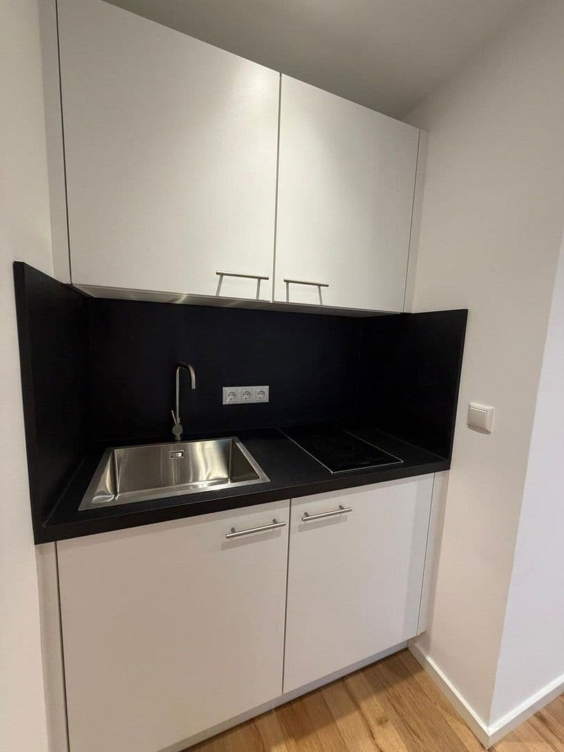 Pronájem bytu 1+1 26 m², Weinbergerstraße 111, München, Bavorsko Pronájem bytu 1+1 26 m², Weinbergerstraße 111, München, Bavorsko