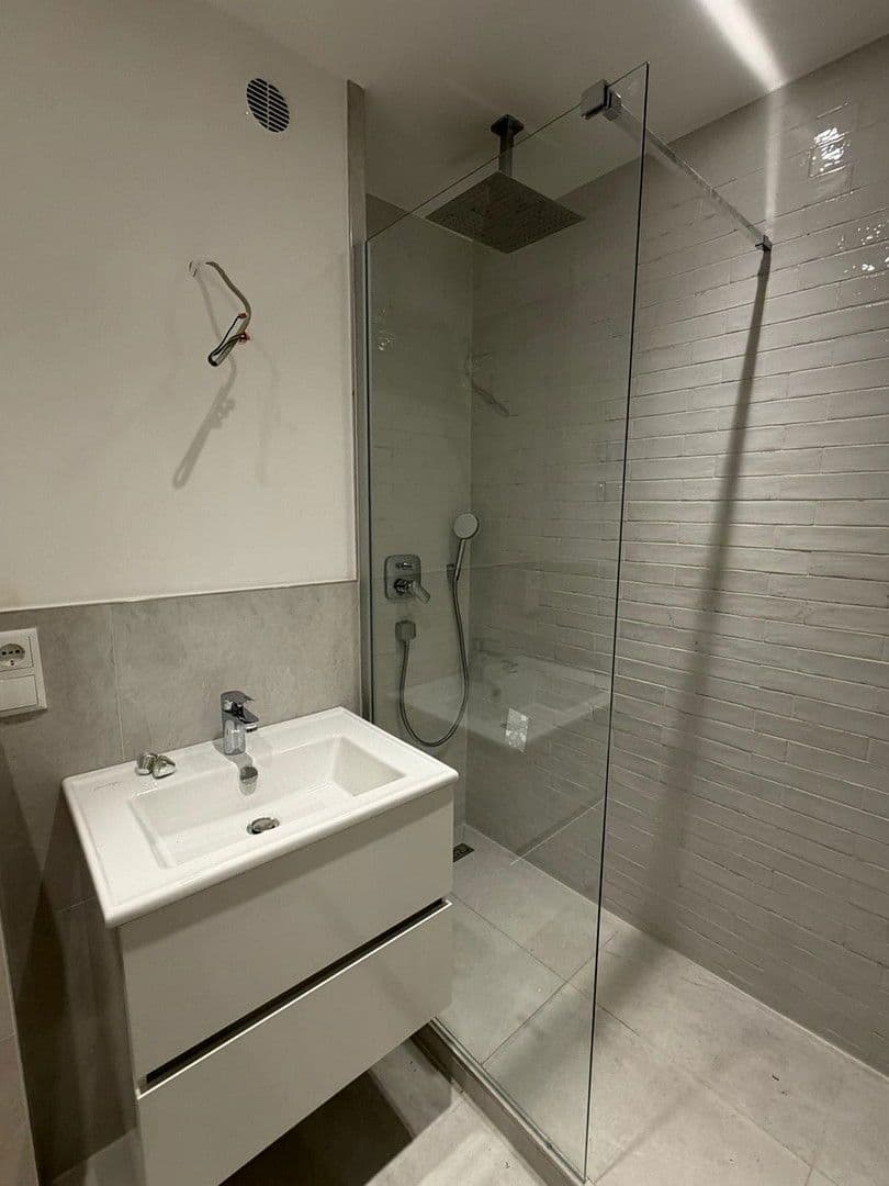 Pronájem bytu 1+1 26 m², Weinbergerstraße 111, München, Bavorsko Pronájem bytu 1+1 26 m², Weinbergerstraße 111, München, Bavorsko