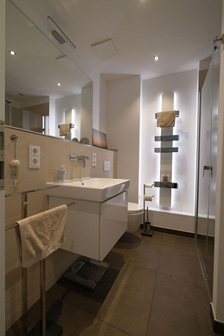 Prodej bytu 3+1 121 m², Berlin, Berlín Prodej bytu 3+1 121 m², Berlin, Berlín