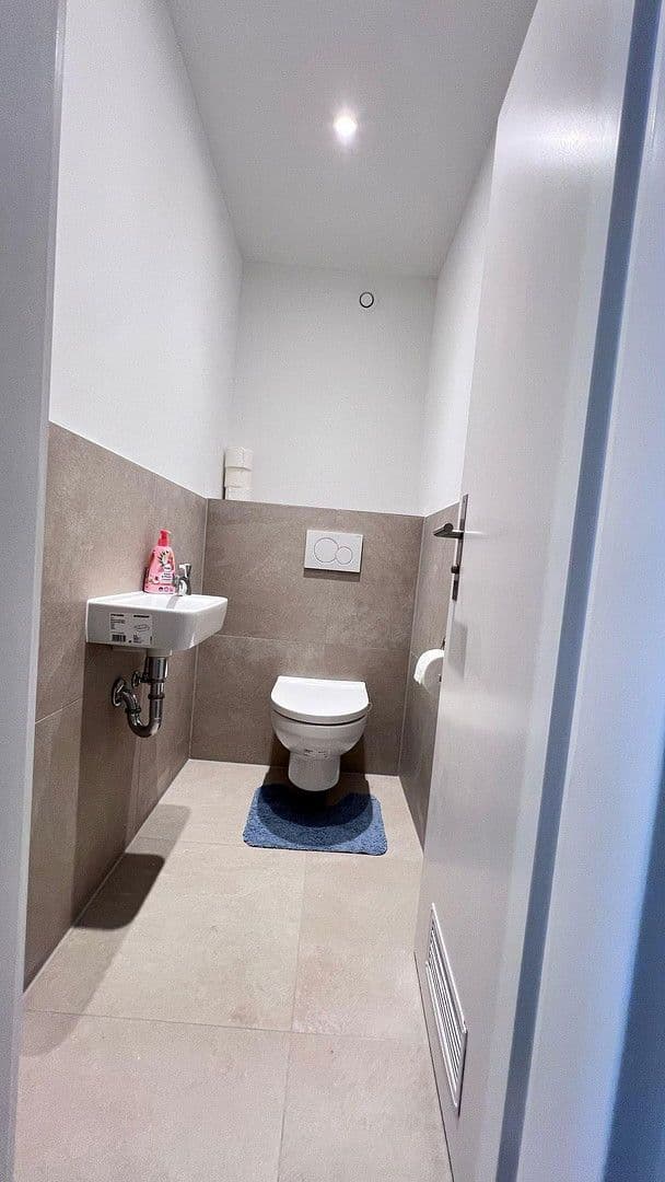 Pronájem bytu 38 m², Münchener Straße 16, Germering, Bavorsko Pronájem bytu 38 m², Münchener Straße 16, Germering, Bavorsko