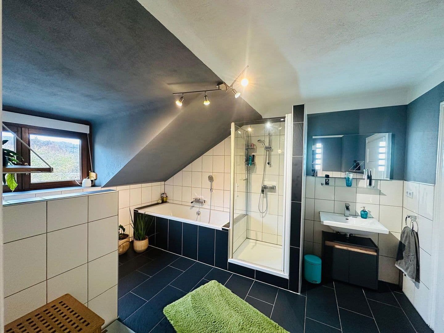 Pronájem domu 105 m², pozemek 1.100 m², Nalbach, Země Sársko Pronájem domu 105 m², pozemek 1.100 m², Nalbach, Země Sársko