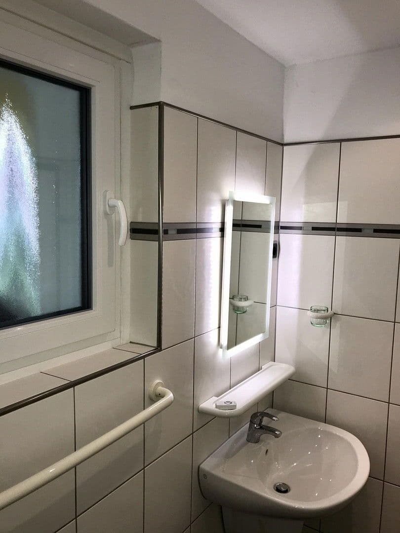 Pronájem bytu 2+1 33 m², Brauerstrasse 1, Essen, Severní Porýní-Vestfálsko Pronájem bytu 2+1 33 m², Brauerstrasse 1, Essen, Severní Porýní-Vestfálsko