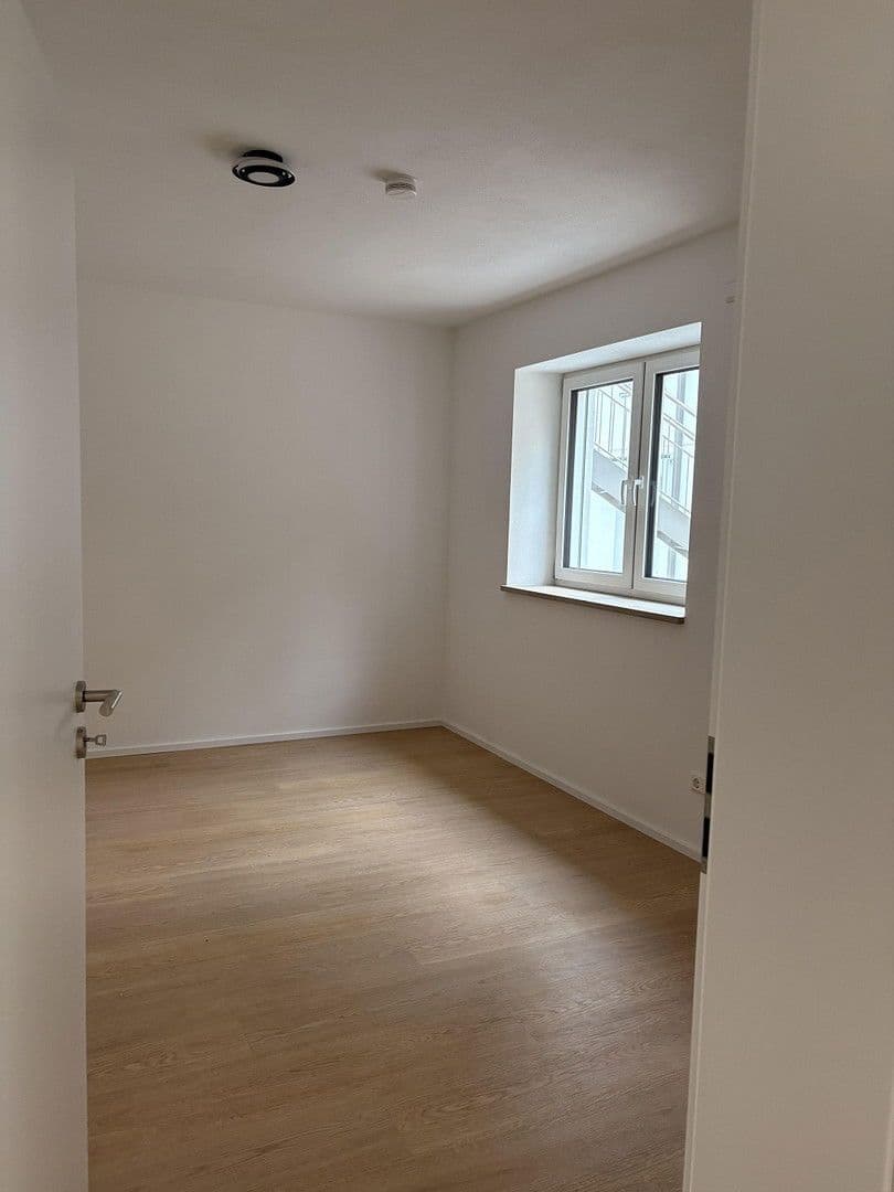 Pronájem bytu 3+1 106 m², Gartenstraße 32, Lauchheim, Bádensko-Württembersko Pronájem bytu 3+1 106 m², Gartenstraße 32, Lauchheim, Bádensko-Württembersko