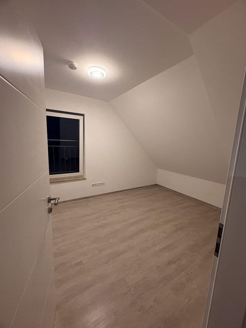 Pronájem bytu 4+1 94 m², Hauptstraße 14, Lauchheim, Bádensko-Württembersko Pronájem bytu 4+1 94 m², Hauptstraße 14, Lauchheim, Bádensko-Württembersko