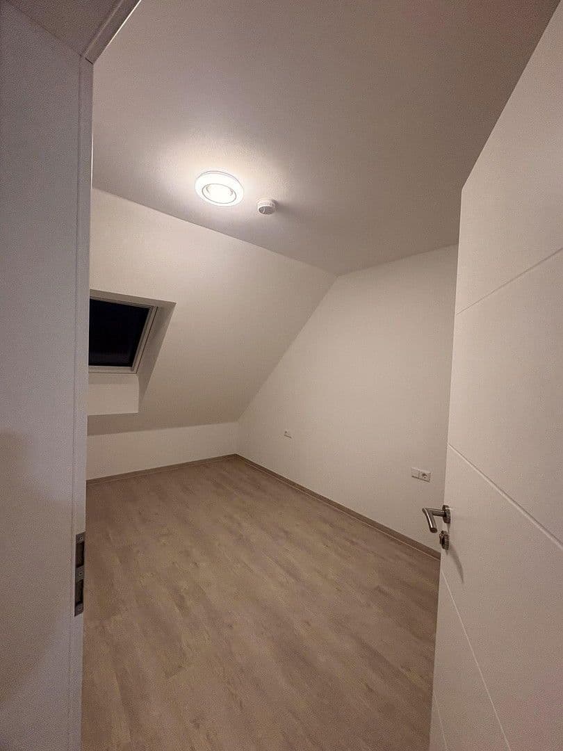 Pronájem bytu 4+1 94 m², Hauptstraße 14, Lauchheim, Bádensko-Württembersko Pronájem bytu 4+1 94 m², Hauptstraße 14, Lauchheim, Bádensko-Württembersko