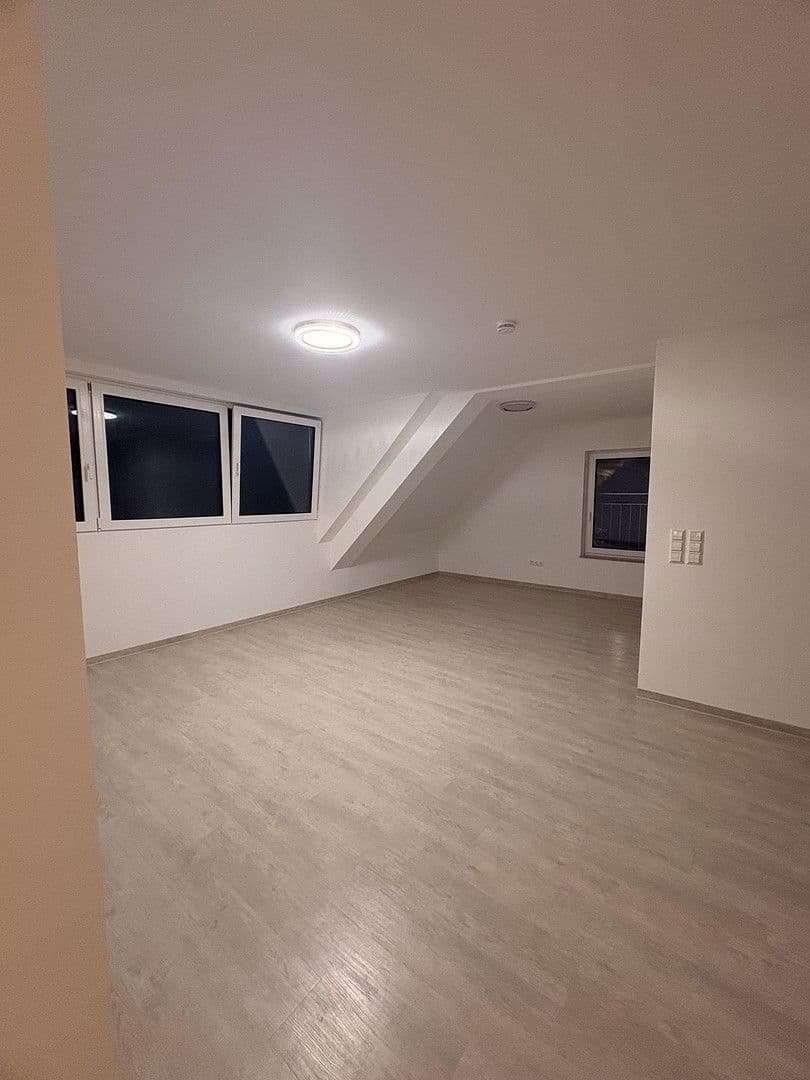 Pronájem bytu 4+1 94 m², Hauptstraße 14, Lauchheim, Bádensko-Württembersko Pronájem bytu 4+1 94 m², Hauptstraße 14, Lauchheim, Bádensko-Württembersko