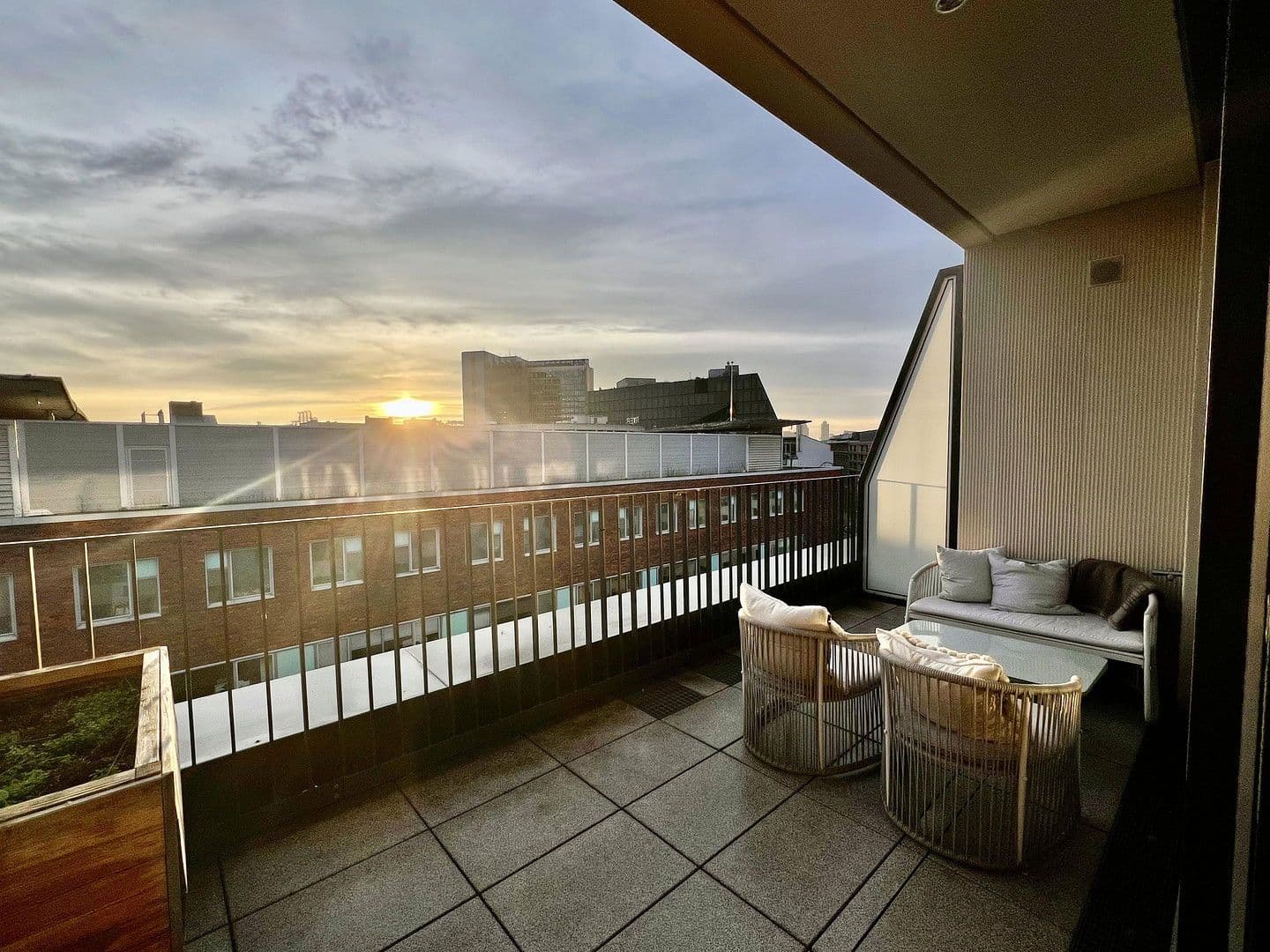 Pronájem bytu 3+1 90 m², Kommandantenstr 75, Berlin, Berlín Pronájem bytu 3+1 90 m², Kommandantenstr 75, Berlin, Berlín