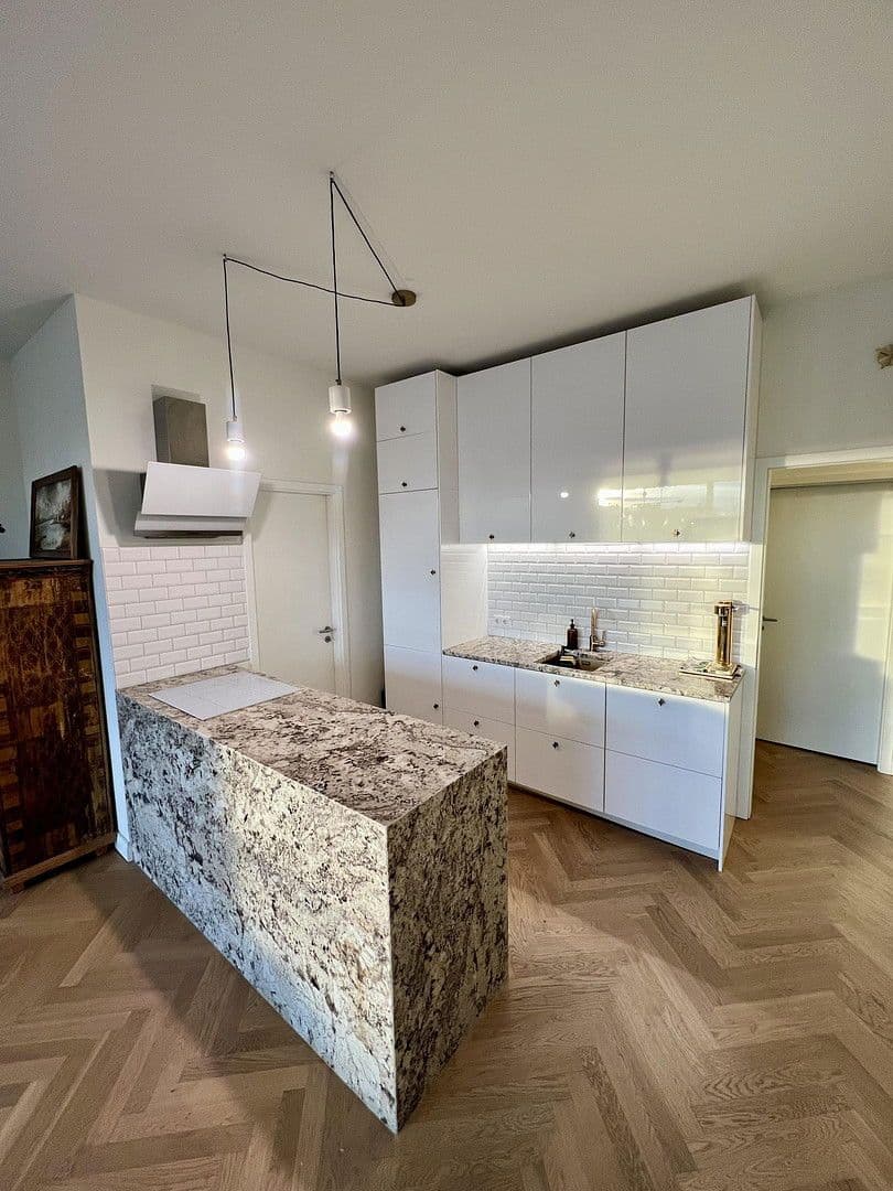 Pronájem bytu 3+1 90 m², Kommandantenstr 75, Berlin, Berlín Pronájem bytu 3+1 90 m², Kommandantenstr 75, Berlin, Berlín