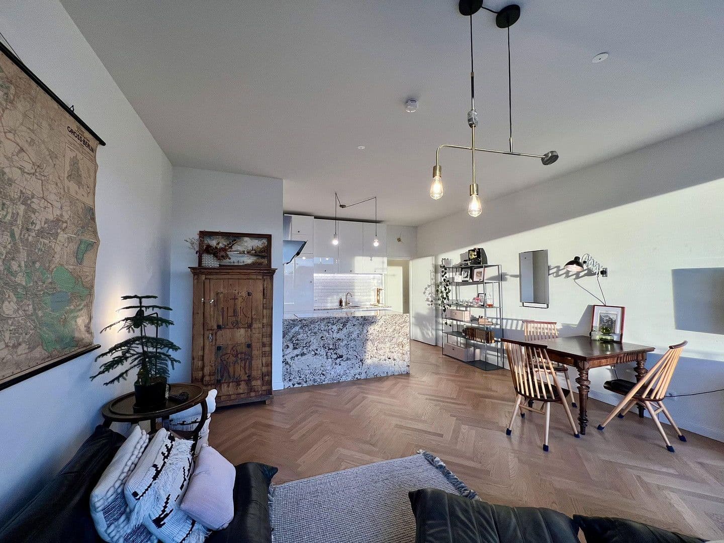 Pronájem bytu 3+1 90 m², Kommandantenstr 75, Berlin, Berlín Pronájem bytu 3+1 90 m², Kommandantenstr 75, Berlin, Berlín