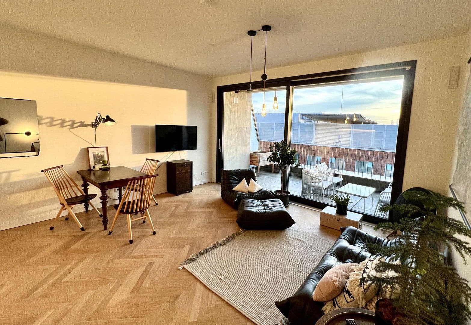 Pronájem bytu 3+1 90 m², Kommandantenstr 75, Berlin, Berlín Pronájem bytu 3+1 90 m², Kommandantenstr 75, Berlin, Berlín