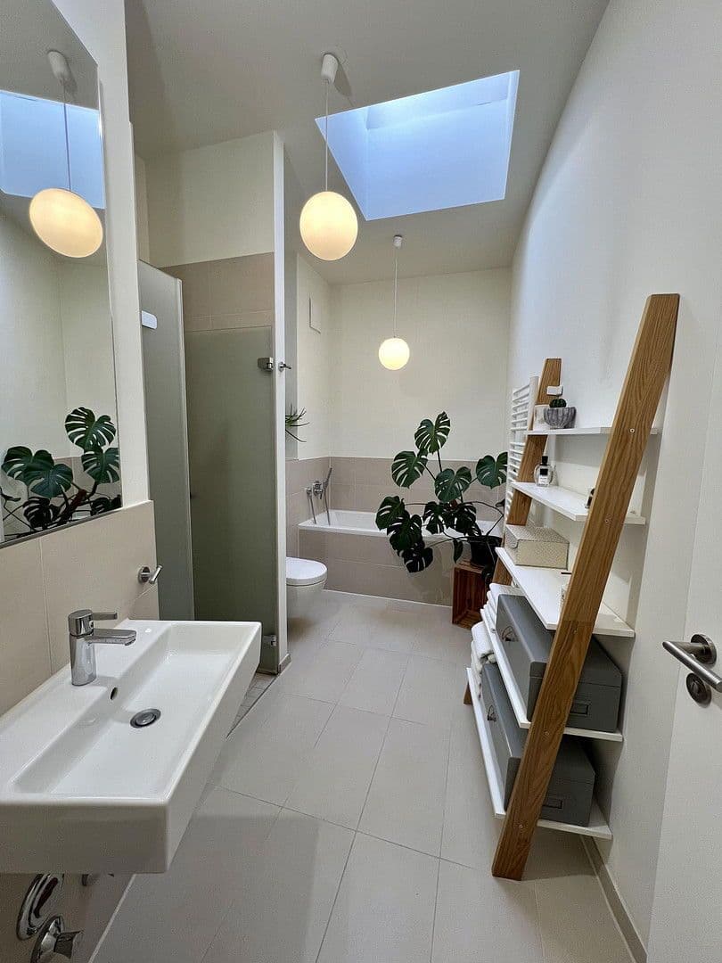 Pronájem bytu 3+1 90 m², Kommandantenstr 75, Berlin, Berlín Pronájem bytu 3+1 90 m², Kommandantenstr 75, Berlin, Berlín