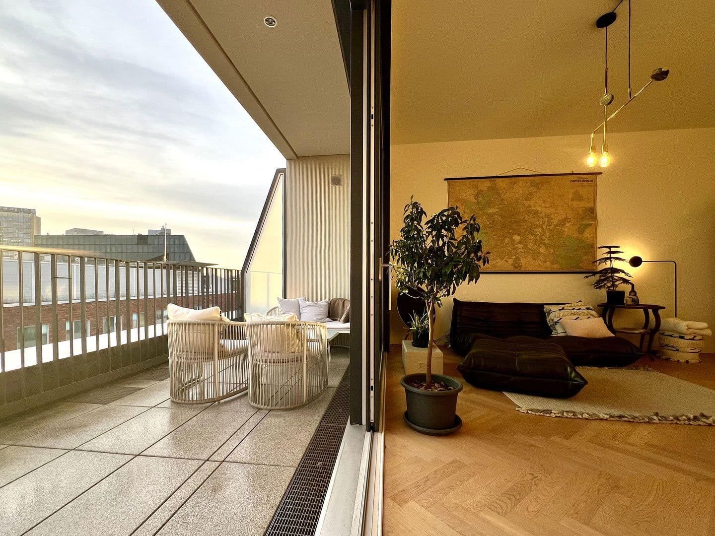 Pronájem bytu 3+1 90 m², Kommandantenstr 75, Berlin, Berlín Pronájem bytu 3+1 90 m², Kommandantenstr 75, Berlin, Berlín