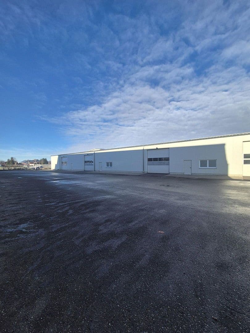 Pronájem nebytového prostoru 450 m², Simbacherstr. 35, Neuötting, Bavorsko Pronájem nebytového prostoru 450 m², Simbacherstr. 35, Neuötting, Bavorsko