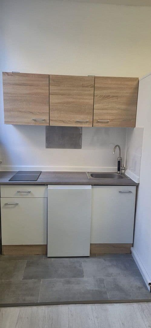 Pronájem bytu 1+1 20 m², Stubenlohstr. 6, Erlangen, Bavorsko Pronájem bytu 1+1 20 m², Stubenlohstr. 6, Erlangen, Bavorsko