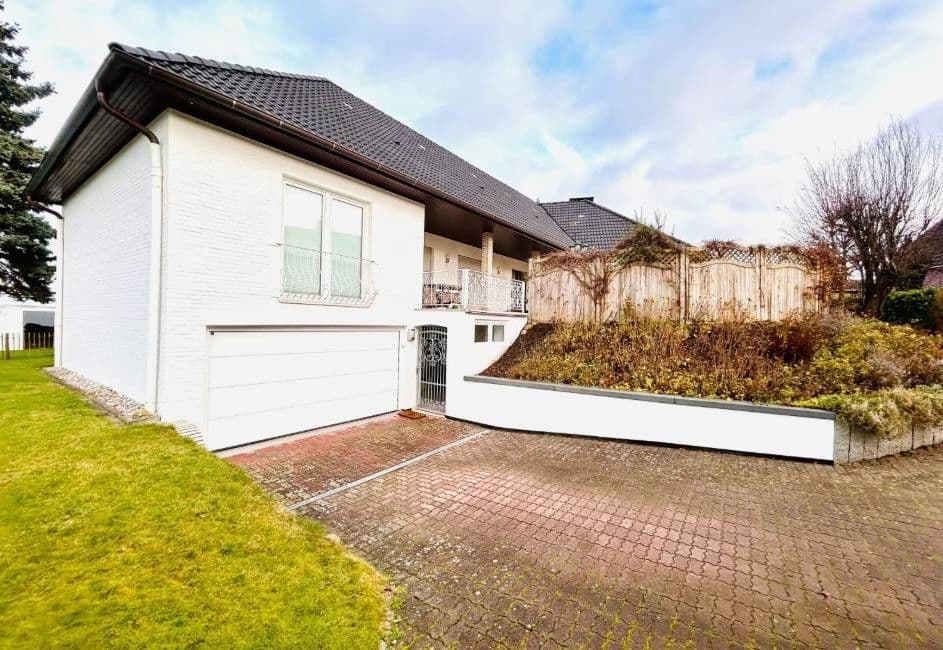 Prodej domu 175 m², pozemek 878 m², Im Wiesengrund 17, Steinburg, Šlesvicko-Holštýnsko Prodej domu 175 m², pozemek 878 m², Im Wiesengrund 17, Steinburg, Šlesvicko-Holštýnsko