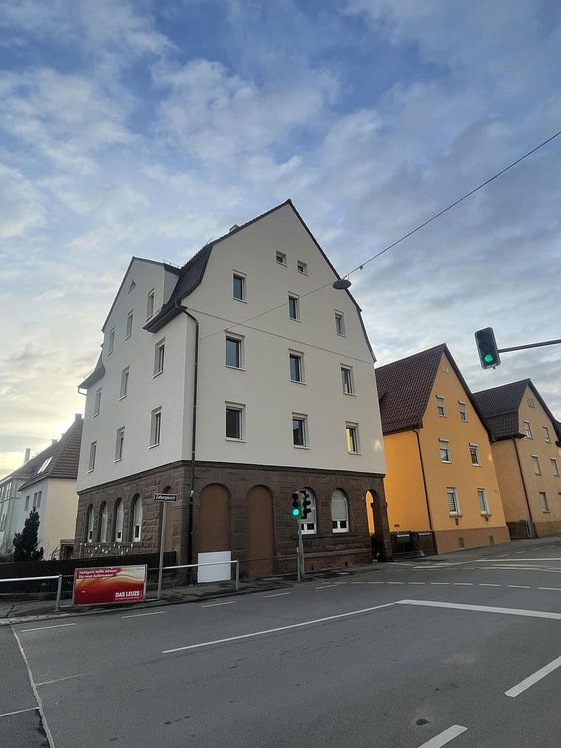 Pronájem bytu 3+1 65 m², Zabergäustr. 97, Stuttgart, Bádensko-Württembersko Pronájem bytu 3+1 65 m², Zabergäustr. 97, Stuttgart, Bádensko-Württembersko