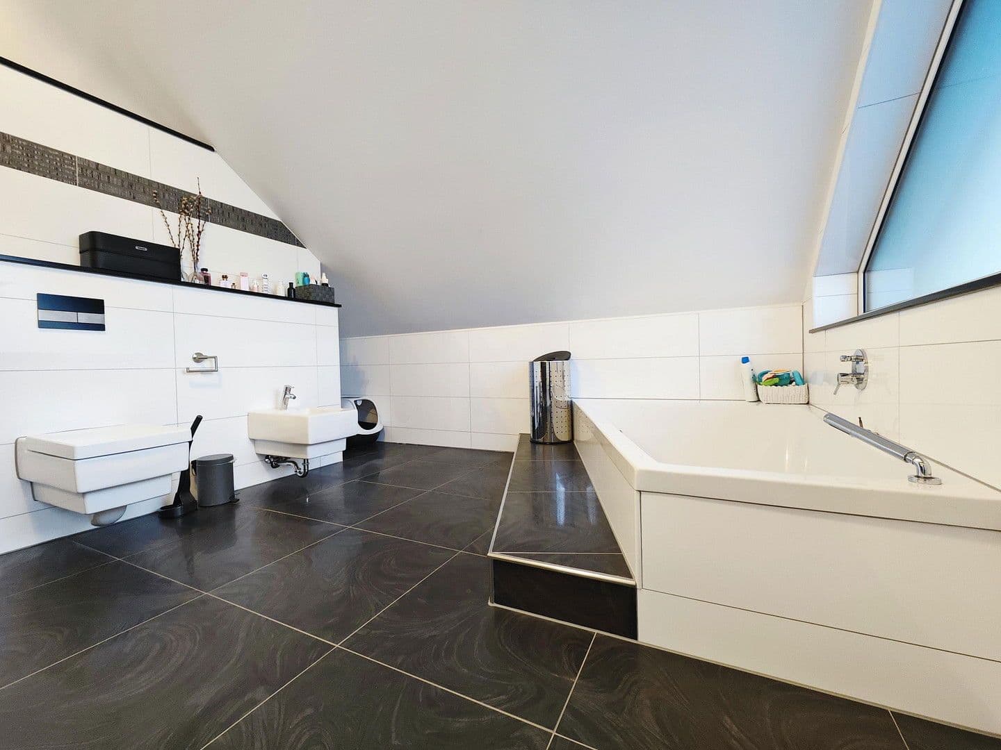 Prodej domu 163 m², pozemek 522 m², Rheinbach, Severní Porýní-Vestfálsko Prodej domu 163 m², pozemek 522 m², Rheinbach, Severní Porýní-Vestfálsko