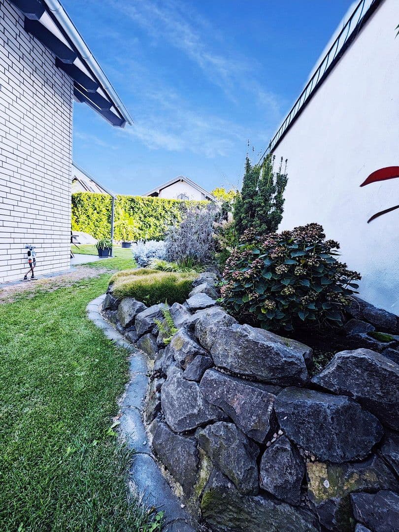 Prodej domu 163 m², pozemek 522 m², Rheinbach, Severní Porýní-Vestfálsko Prodej domu 163 m², pozemek 522 m², Rheinbach, Severní Porýní-Vestfálsko