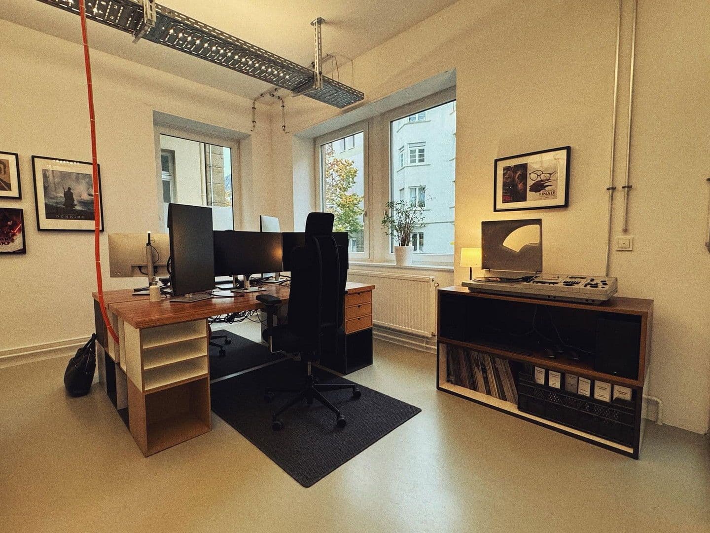 Pronájem kanceláře 135 m², Stuttgart, Bádensko-Württembersko Pronájem kanceláře 135 m², Stuttgart, Bádensko-Württembersko