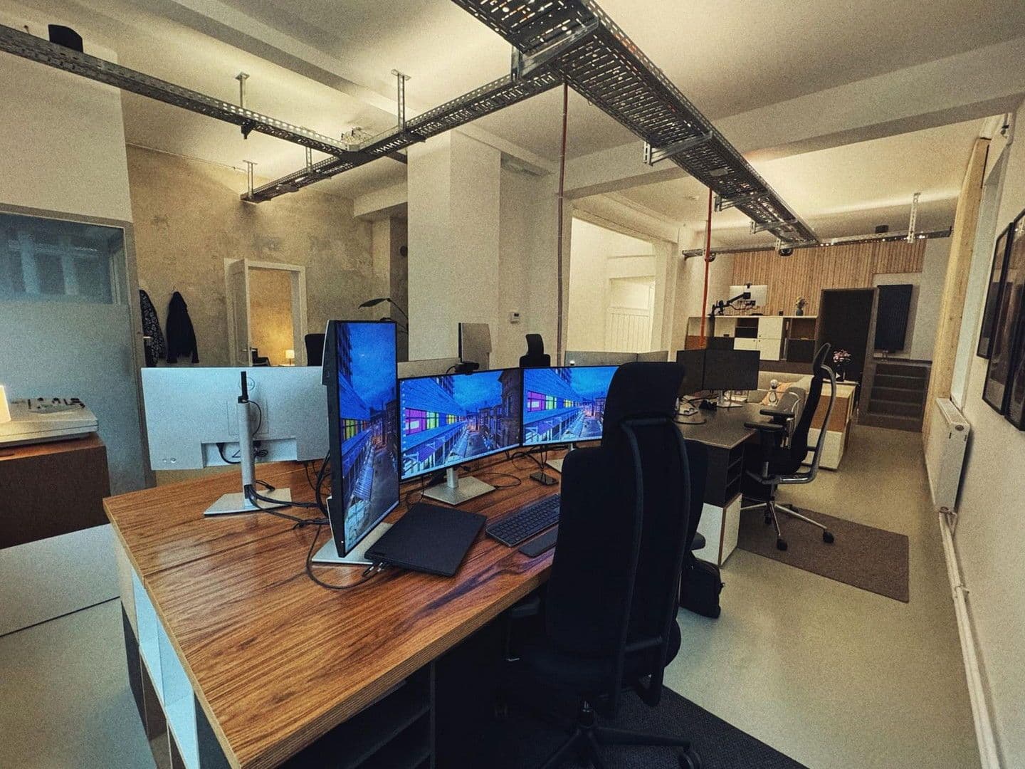 Pronájem kanceláře 135 m², Stuttgart, Bádensko-Württembersko Pronájem kanceláře 135 m², Stuttgart, Bádensko-Württembersko