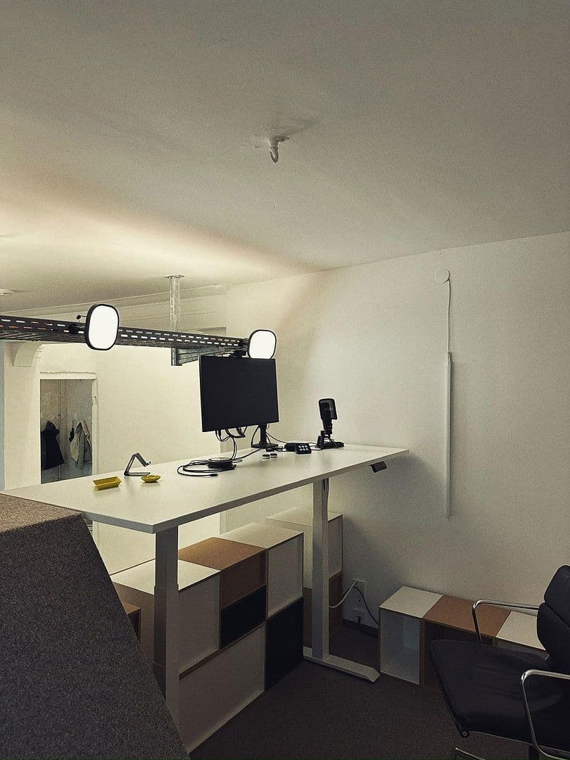 Pronájem kanceláře 135 m², Stuttgart, Bádensko-Württembersko Pronájem kanceláře 135 m², Stuttgart, Bádensko-Württembersko