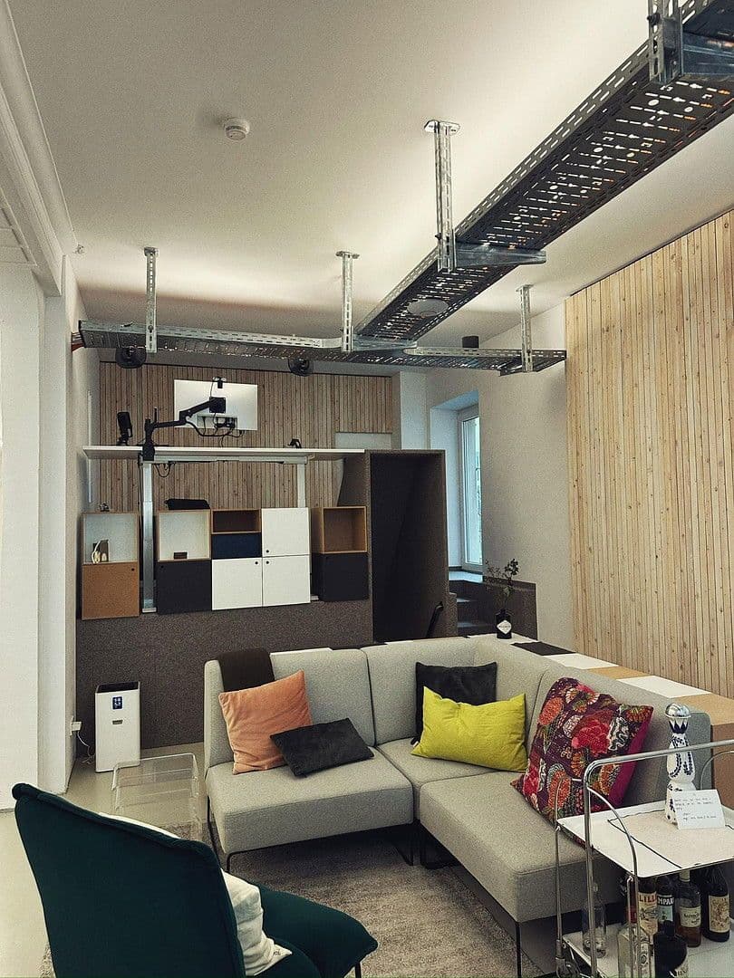 Pronájem kanceláře 135 m², Stuttgart, Bádensko-Württembersko Pronájem kanceláře 135 m², Stuttgart, Bádensko-Württembersko