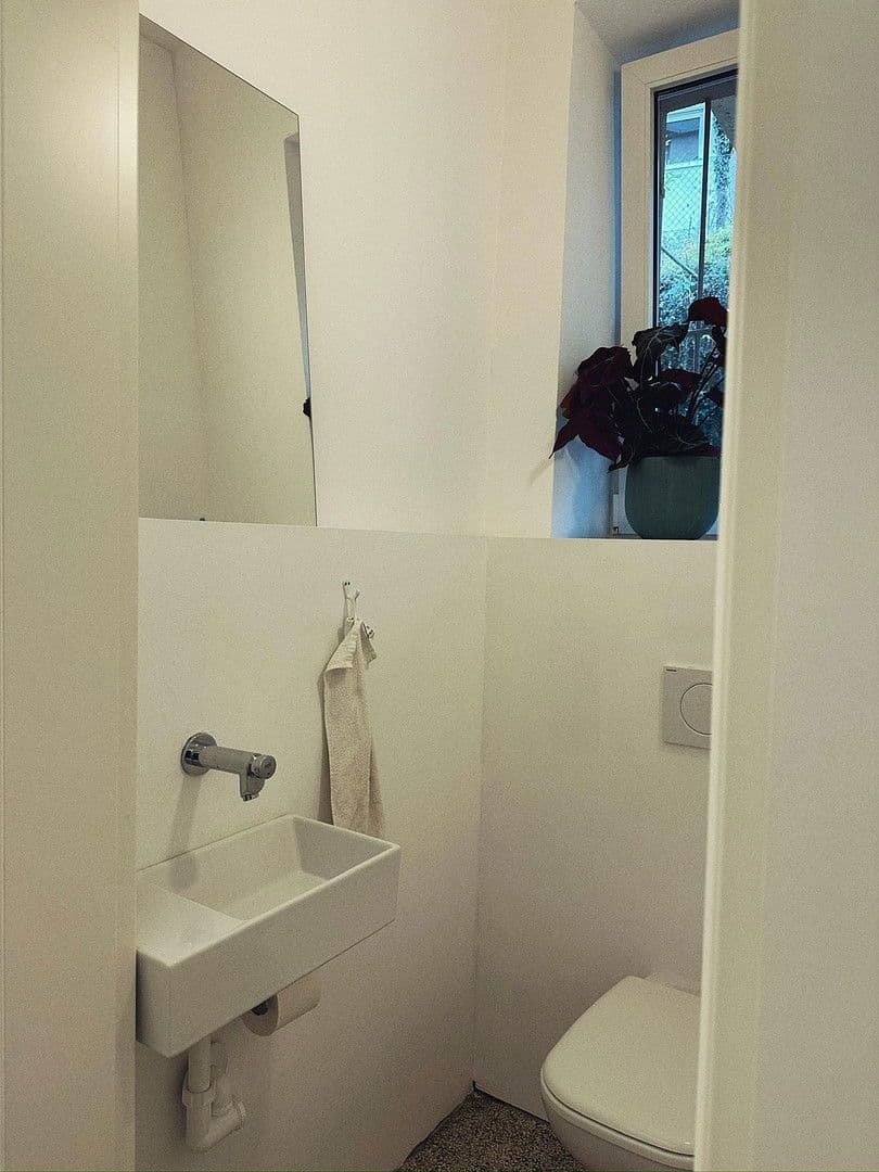 Pronájem kanceláře 135 m², Stuttgart, Bádensko-Württembersko Pronájem kanceláře 135 m², Stuttgart, Bádensko-Württembersko