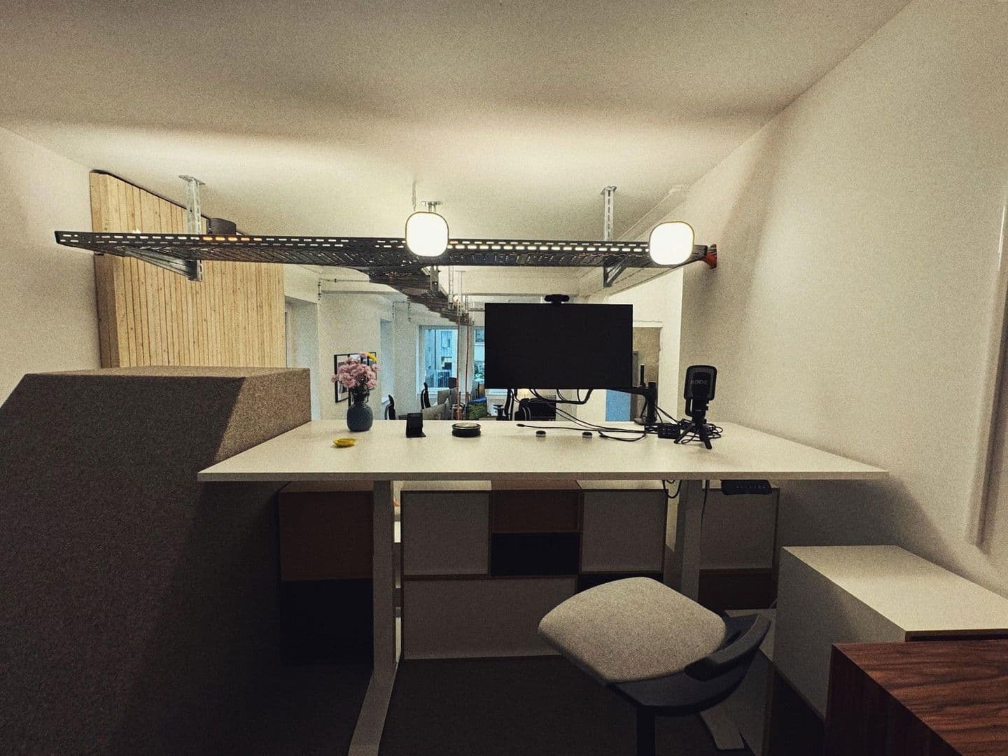 Pronájem kanceláře 135 m², Stuttgart, Bádensko-Württembersko Pronájem kanceláře 135 m², Stuttgart, Bádensko-Württembersko