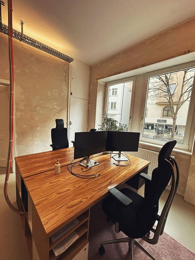 Pronájem kanceláře 135 m², Stuttgart, Bádensko-Württembersko Pronájem kanceláře 135 m², Stuttgart, Bádensko-Württembersko