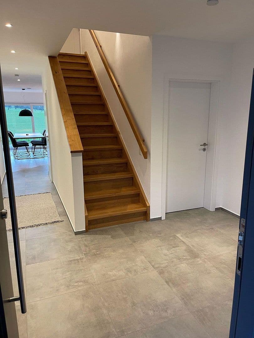 Prodej domu 183 m², pozemek 550 m², Kaffeeberg 12, Auenwald, Bádensko-Württembersko Prodej domu 183 m², pozemek 550 m², Kaffeeberg 12, Auenwald, Bádensko-Württembersko