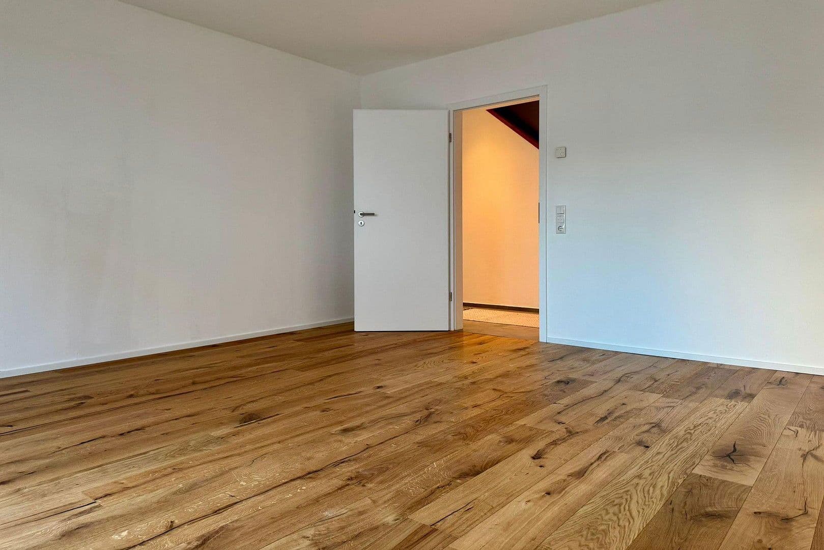 Prodej domu 183 m², pozemek 550 m², Kaffeeberg 12, Auenwald, Bádensko-Württembersko Prodej domu 183 m², pozemek 550 m², Kaffeeberg 12, Auenwald, Bádensko-Württembersko