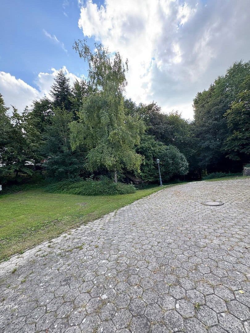 Prodej pozemku 1.800 m², Kötz, Bavorsko Prodej pozemku 1.800 m², Kötz, Bavorsko
