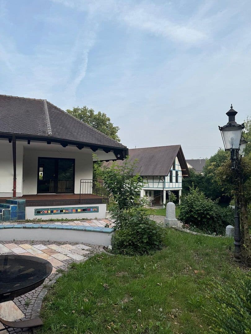 Prodej domu 540 m², pozemek 5.943 m², Waldweg 15, Kötz, Bavorsko Prodej domu 540 m², pozemek 5.943 m², Waldweg 15, Kötz, Bavorsko