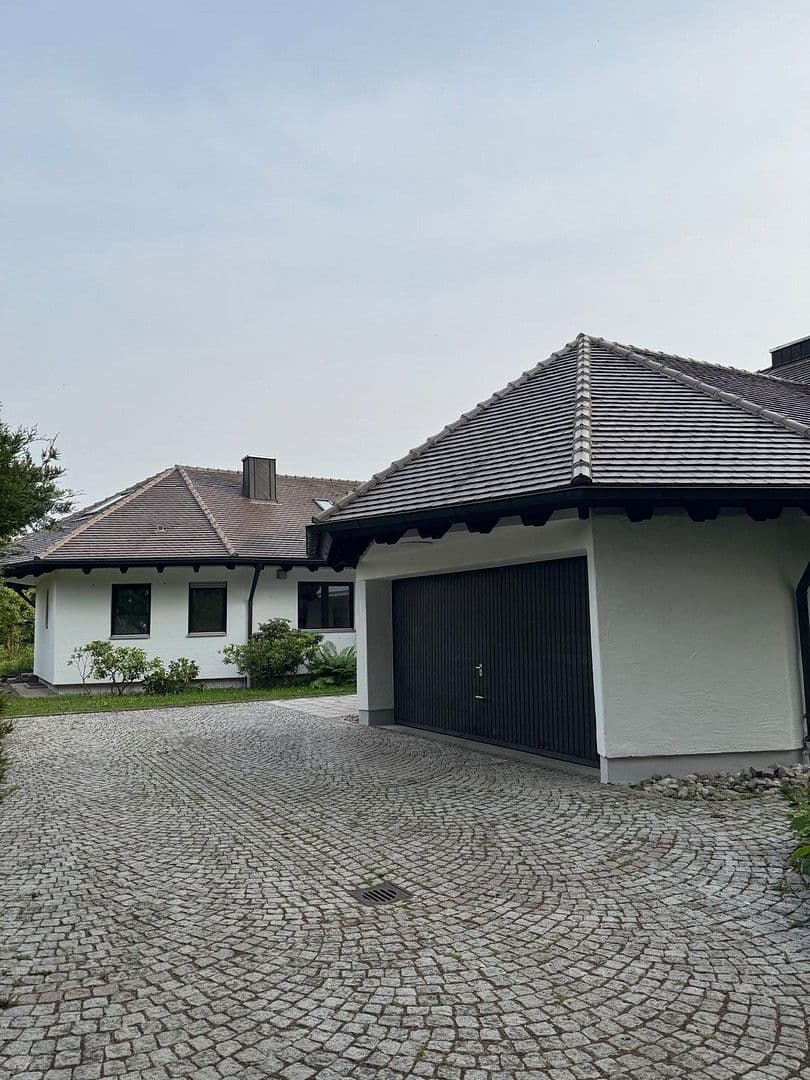 Prodej domu 540 m², pozemek 5.943 m², Waldweg 15, Kötz, Bavorsko Prodej domu 540 m², pozemek 5.943 m², Waldweg 15, Kötz, Bavorsko