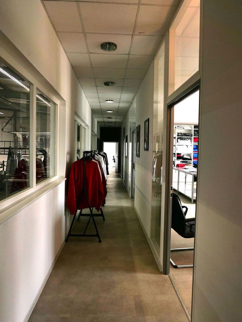 Prodej nebytového prostoru 3.272 m², Mühlheim am Main, Hessen Prodej nebytového prostoru 3.272 m², Mühlheim am Main, Hessen