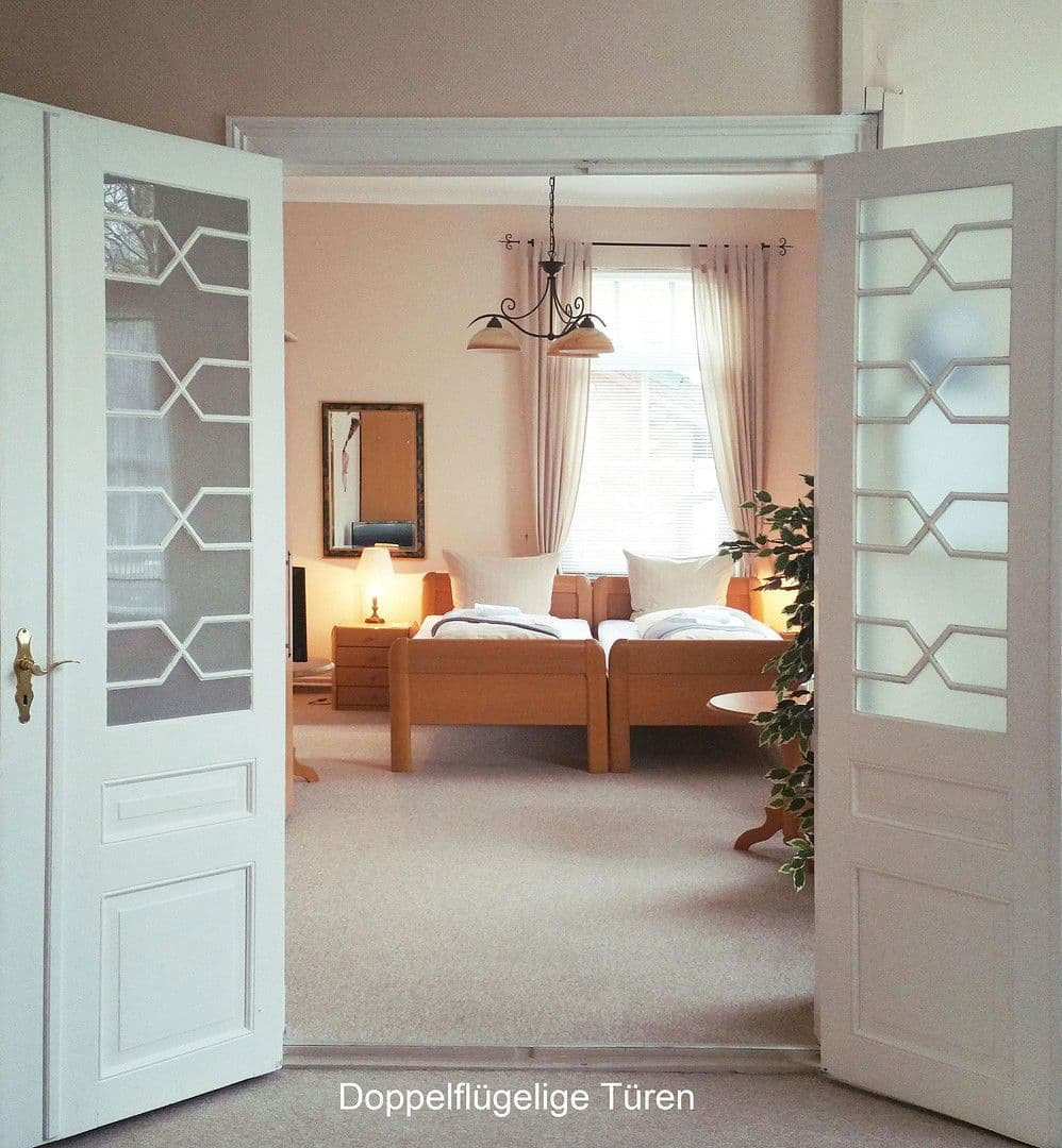 Prodej domu 369 m², pozemek 722 m², Am Lotsenberg 11, Travemünde, Šlesvicko-Holštýnsko Prodej domu 369 m², pozemek 722 m², Am Lotsenberg 11, Travemünde, Šlesvicko-Holštýnsko