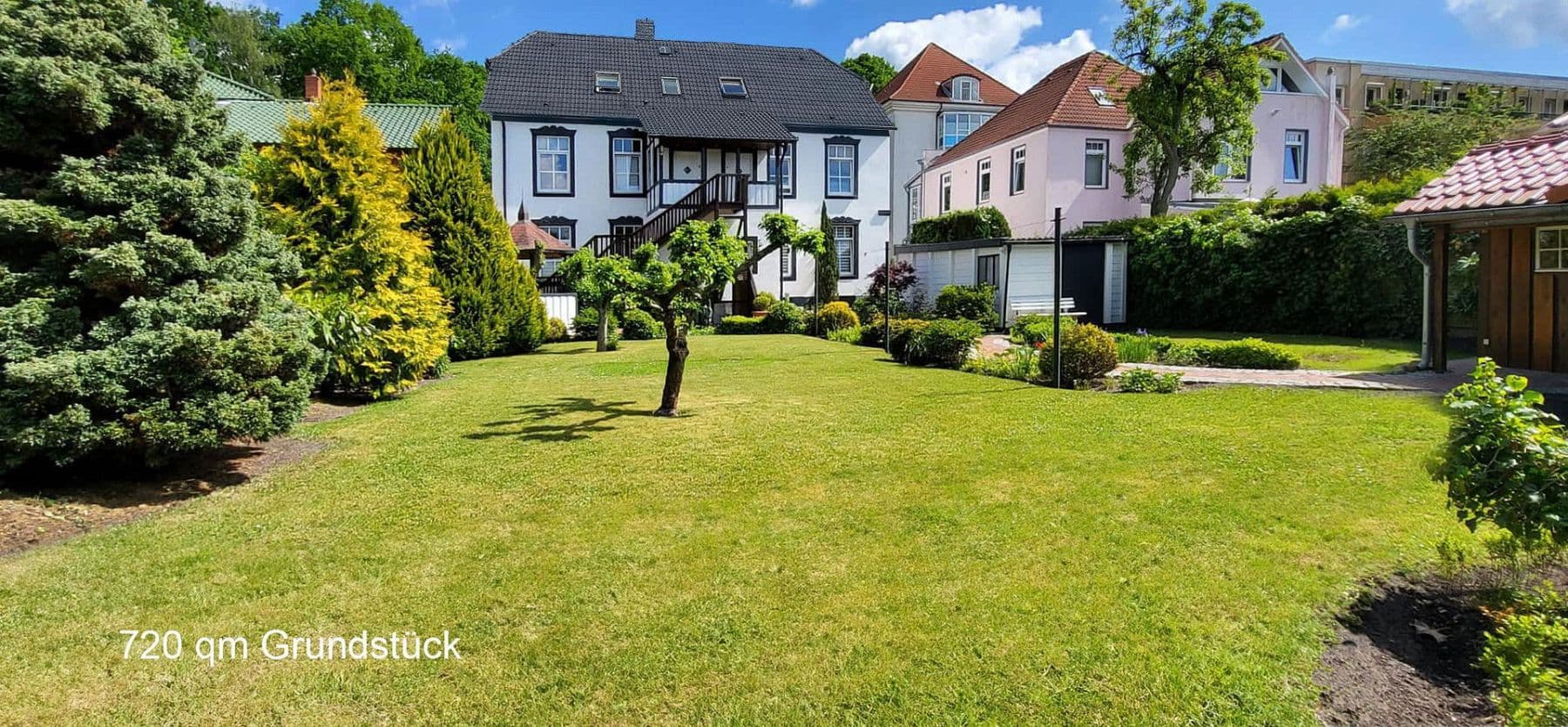 Prodej domu 369 m², pozemek 722 m², Am Lotsenberg 11, Travemünde, Šlesvicko-Holštýnsko Prodej domu 369 m², pozemek 722 m², Am Lotsenberg 11, Travemünde, Šlesvicko-Holštýnsko