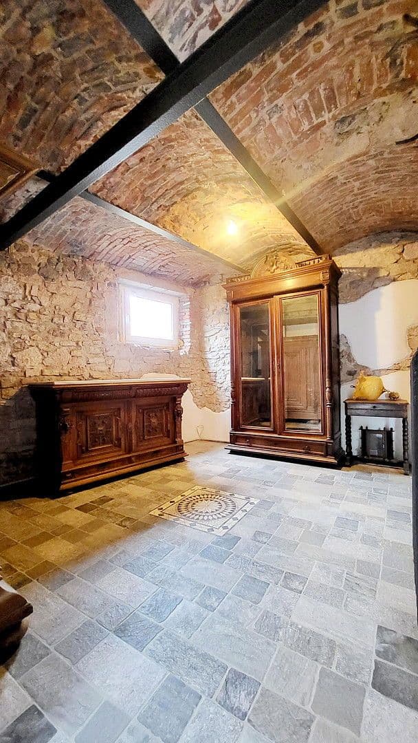 Prodej domu 280 m², pozemek 379 m², Rodenbach, Hessen Prodej domu 280 m², pozemek 379 m², Rodenbach, Hessen