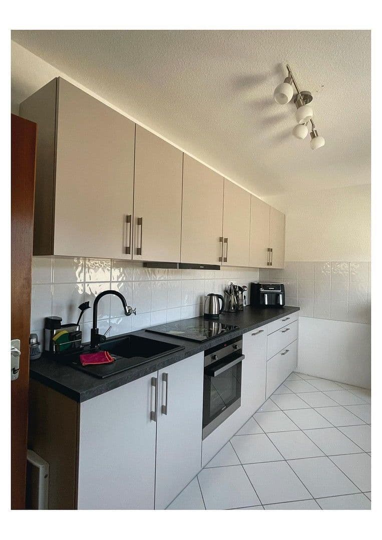 Pronájem bytu 3+1 83 m², Ludwigshafen, Porýní-Falc Pronájem bytu 3+1 83 m², Ludwigshafen, Porýní-Falc