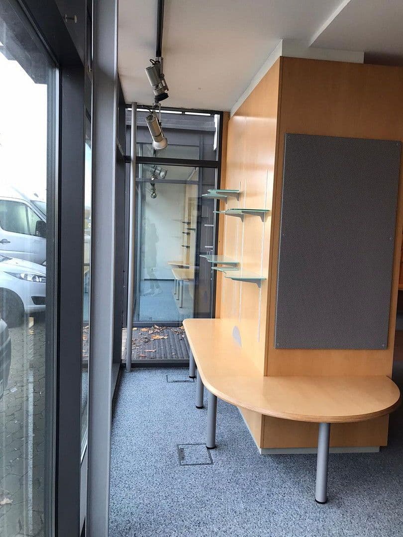 Prodej nebytového prostoru 291 m², Salzufler Str. 25, Bad Salzuflen, Severní Porýní-Vestfálsko Prodej nebytového prostoru 291 m², Salzufler Str. 25, Bad Salzuflen, Severní Porýní-Vestfálsko