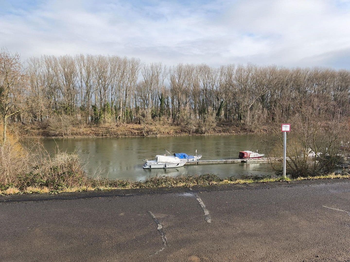 Pronájem bytu 2+1 79 m², Rheinuferweg 44, Bornheim, Severní Porýní-Vestfálsko Pronájem bytu 2+1 79 m², Rheinuferweg 44, Bornheim, Severní Porýní-Vestfálsko