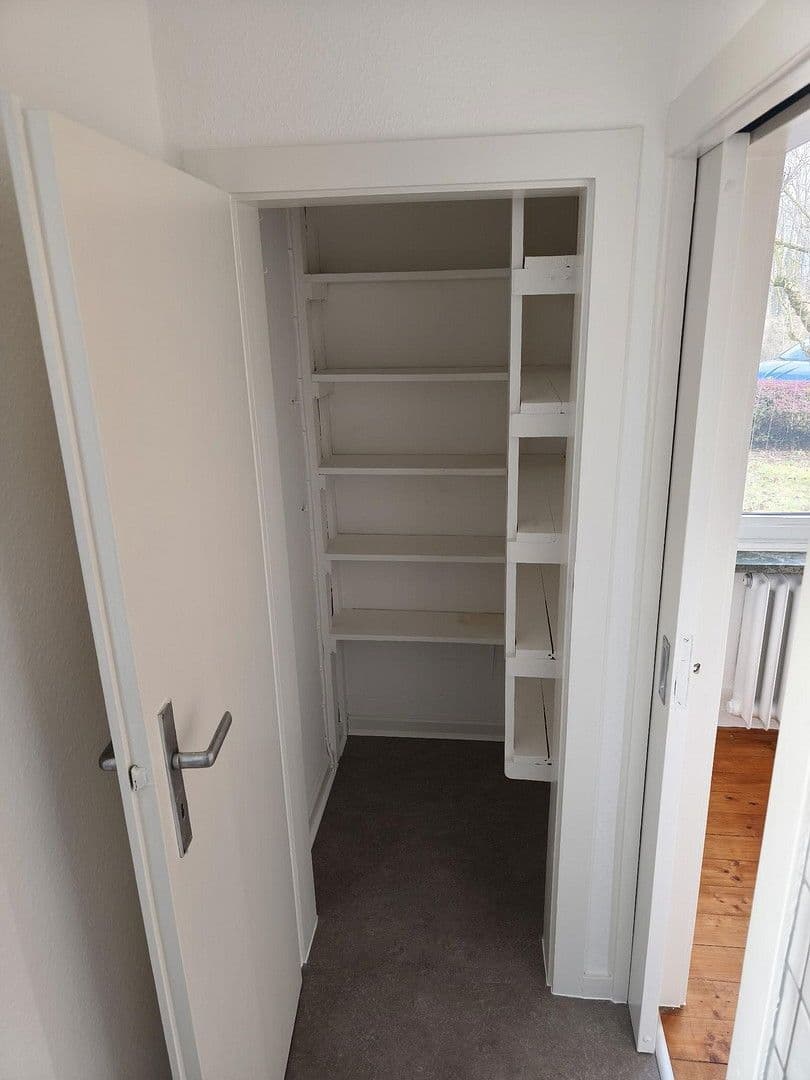 Pronájem bytu 2+1 79 m², Rheinuferweg 44, Bornheim, Severní Porýní-Vestfálsko Pronájem bytu 2+1 79 m², Rheinuferweg 44, Bornheim, Severní Porýní-Vestfálsko