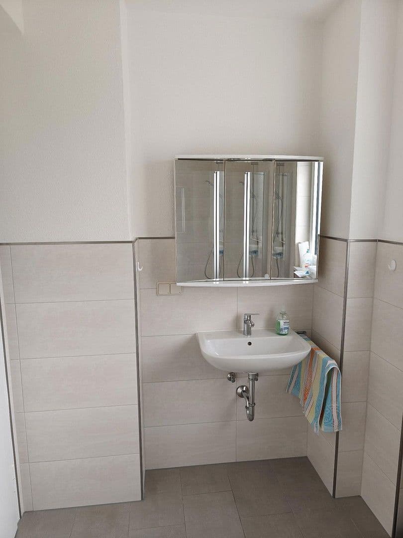 Pronájem bytu 2+1 79 m², Rheinuferweg 44, Bornheim, Severní Porýní-Vestfálsko Pronájem bytu 2+1 79 m², Rheinuferweg 44, Bornheim, Severní Porýní-Vestfálsko