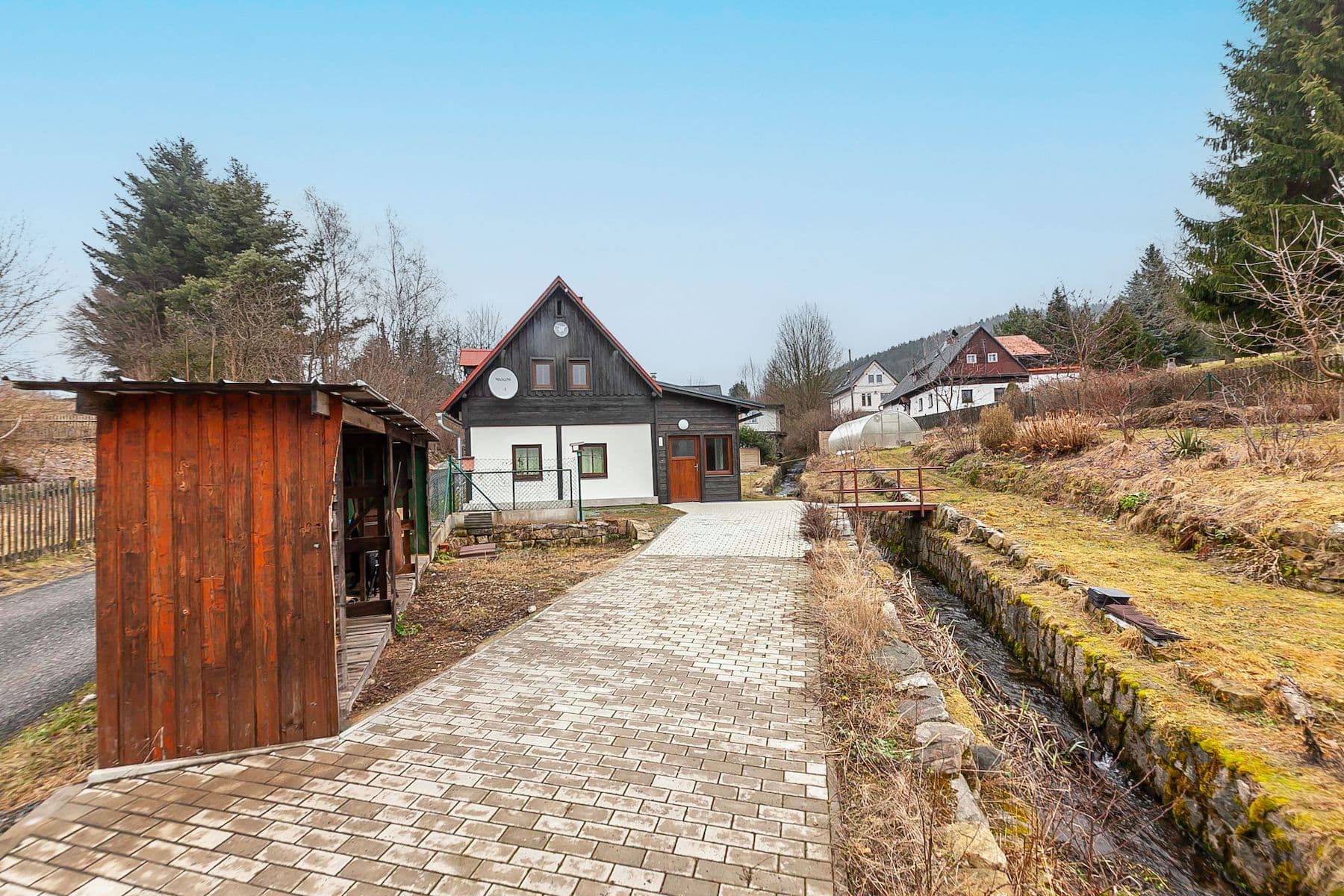 Prodej domu 143 m², pozemek 1.130 m², Zdislava, Liberecký kraj Prodej domu 143 m², pozemek 1.130 m², Zdislava, Liberecký kraj