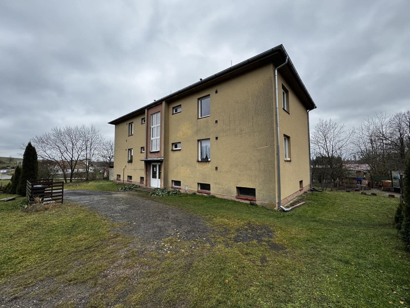 Pronájem bytu 3+1 80 m², Postupice, Středočeský kraj Pronájem bytu 3+1 80 m², Postupice, Středočeský kraj
