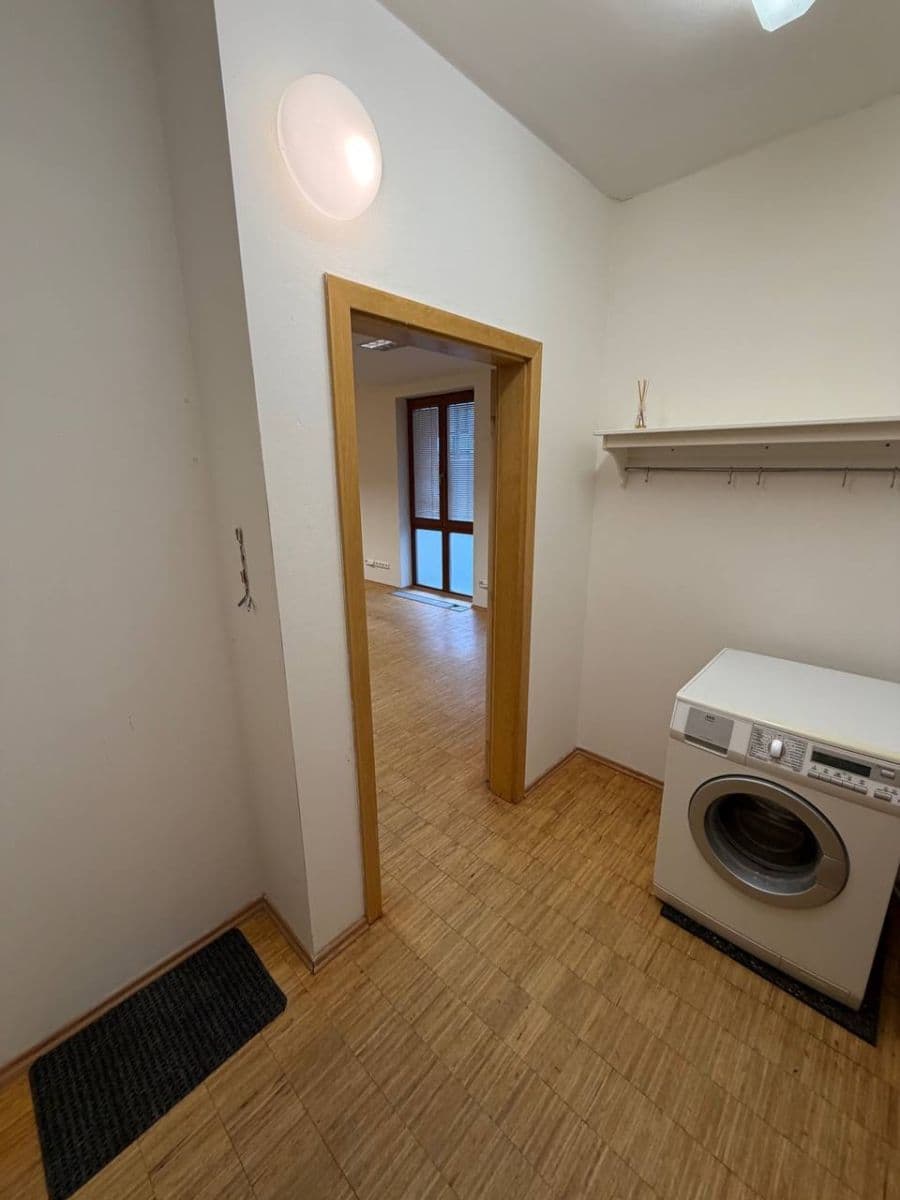Pronájem bytu 1+kk 48 m², Husitská, Praha, Praha Pronájem bytu 1+kk 48 m², Husitská, Praha, Praha