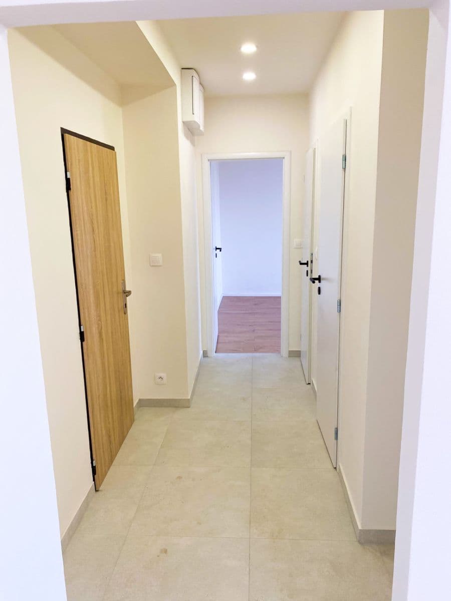 Pronájem bytu 2+1 52 m², Osiková, Praha, Praha Pronájem bytu 2+1 52 m², Osiková, Praha, Praha