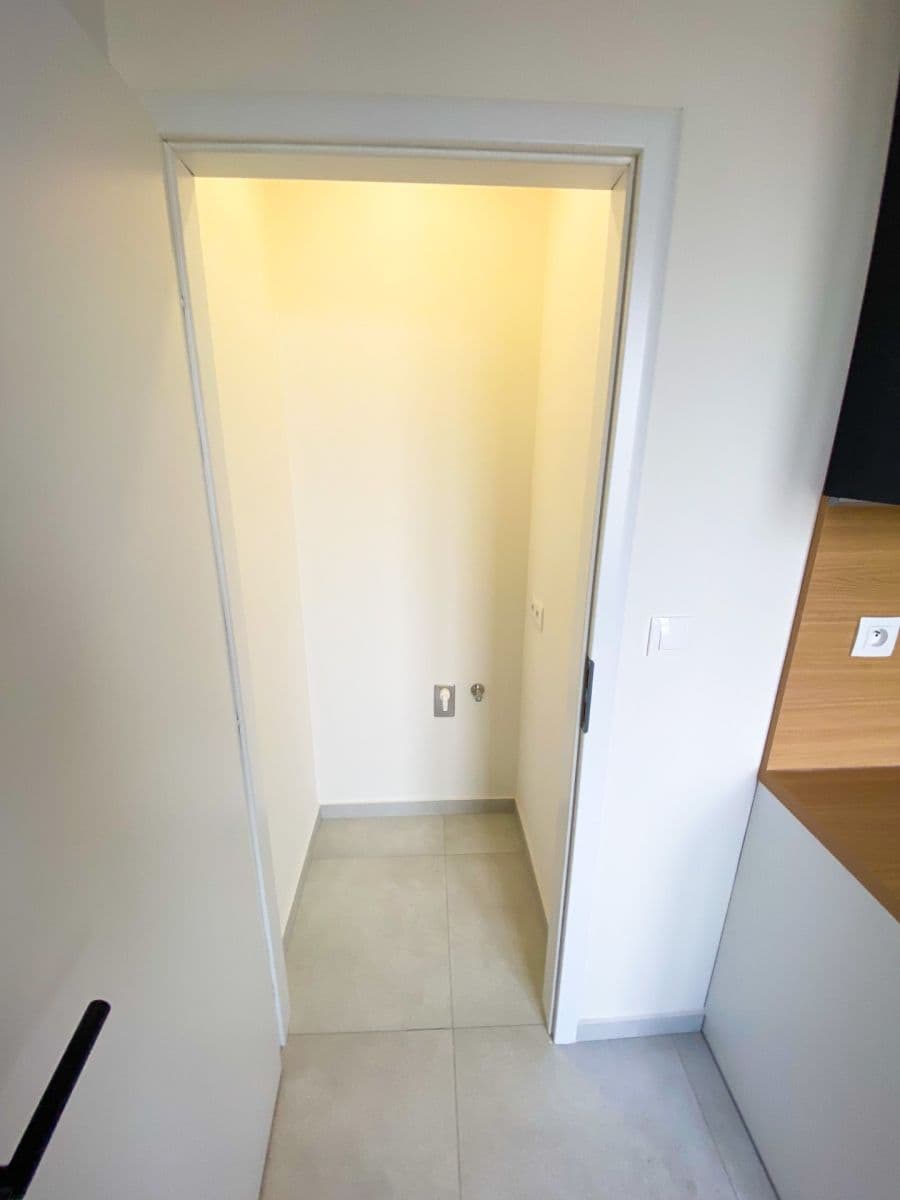 Pronájem bytu 2+1 52 m², Osiková, Praha, Praha Pronájem bytu 2+1 52 m², Osiková, Praha, Praha