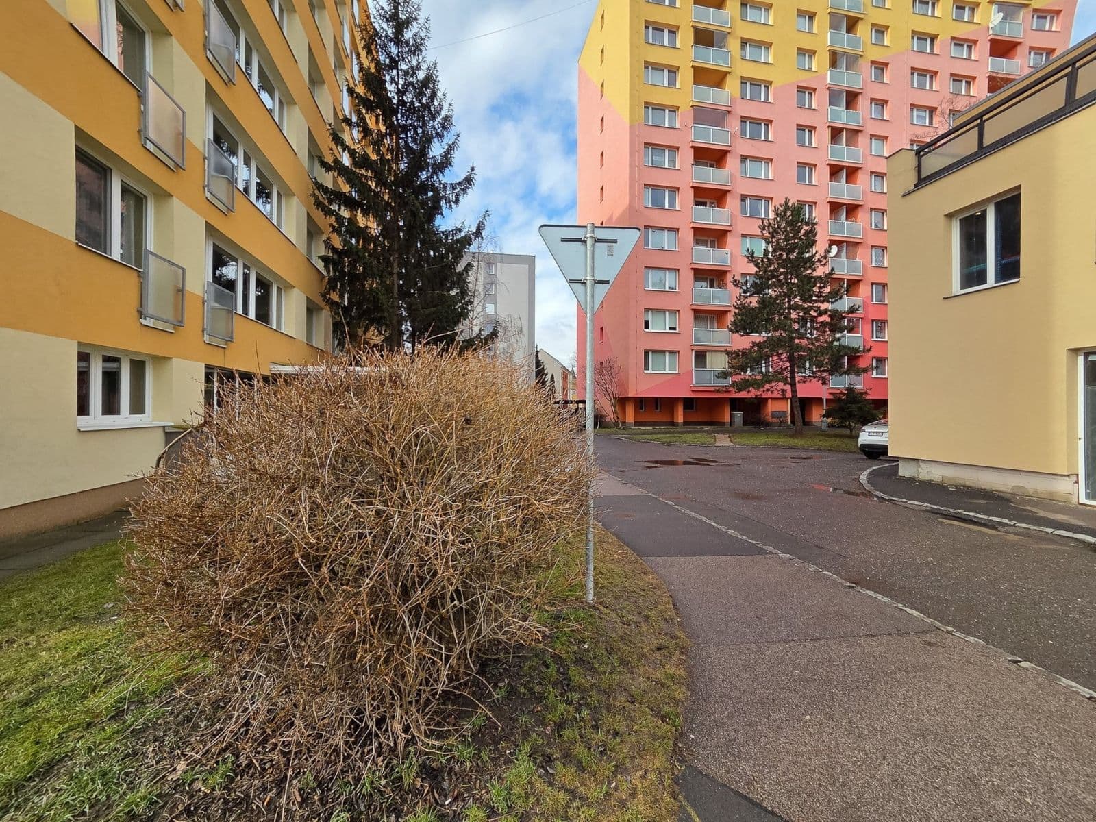 Pronájem bytu 1+1 32 m², sídl. Hůrka, Kralupy nad Vltavou, Středočeský kraj Pronájem bytu 1+1 32 m², sídl. Hůrka, Kralupy nad Vltavou, Středočeský kraj