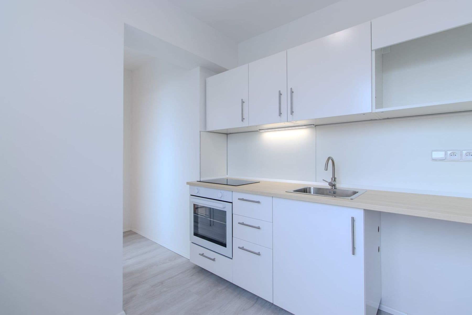 Pronájem bytu 1+1 32 m², sídl. Hůrka, Kralupy nad Vltavou, Středočeský kraj Pronájem bytu 1+1 32 m², sídl. Hůrka, Kralupy nad Vltavou, Středočeský kraj